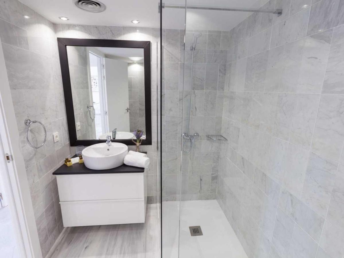 Apartment Vacation I Naranjos, Exquisite Penthouse With Rooftop Terrace Marbella